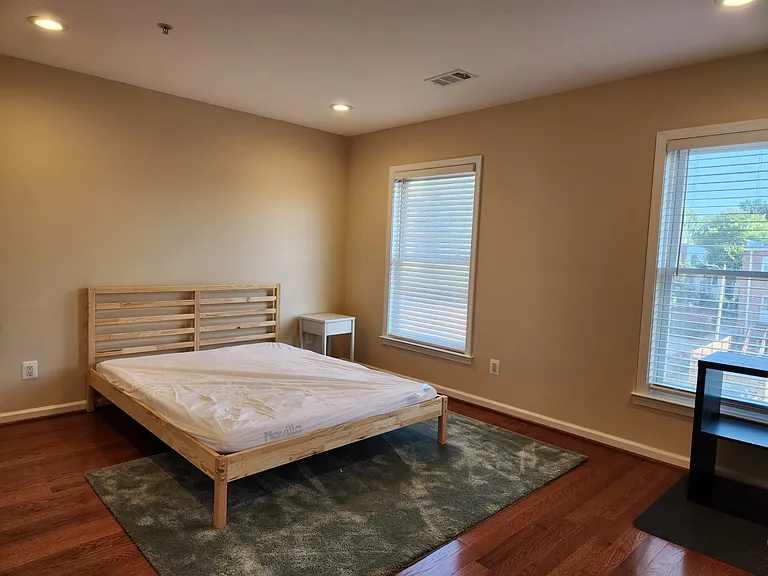 1116 K St NE — Photo 11