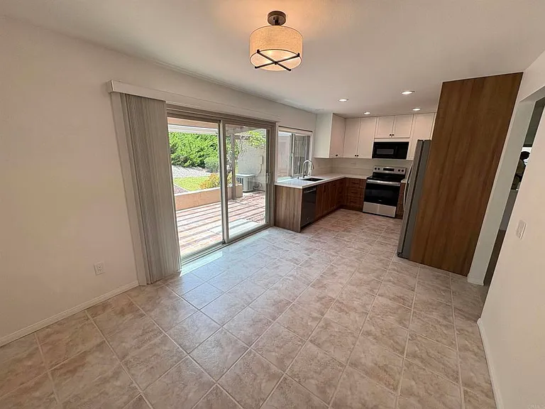 17463 Plaza Dolores — Photo 3