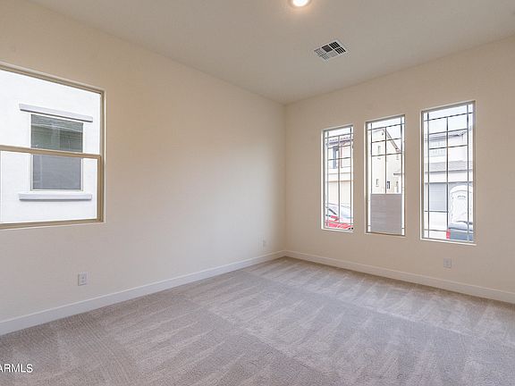 4th image of 21393 W MEADOWBROOK Avenue