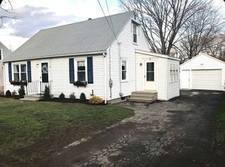 11 Hillside Ave, Webster, MA 01570