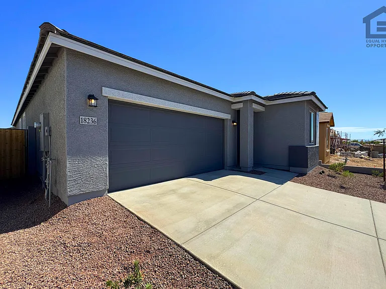 18236 W Avenida Del Sol — Photo 4