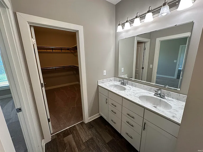 2331 Jamaica Ct — Photo 7