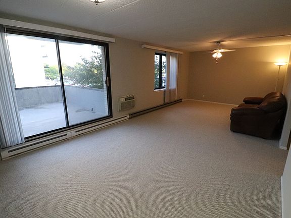 4th image of 9731 Fox Glen Dr #2E