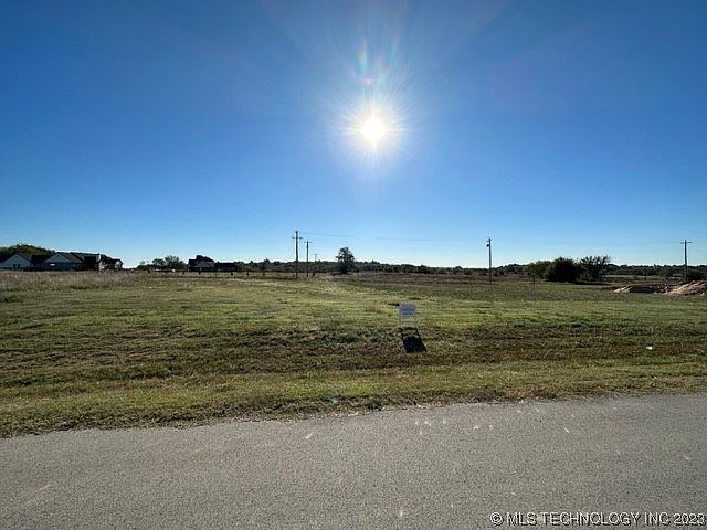 1st image of 10555 S 291st Pl E