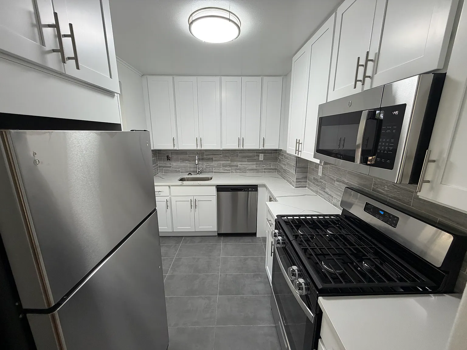 194th St, Fresh Meadows — Photo 3