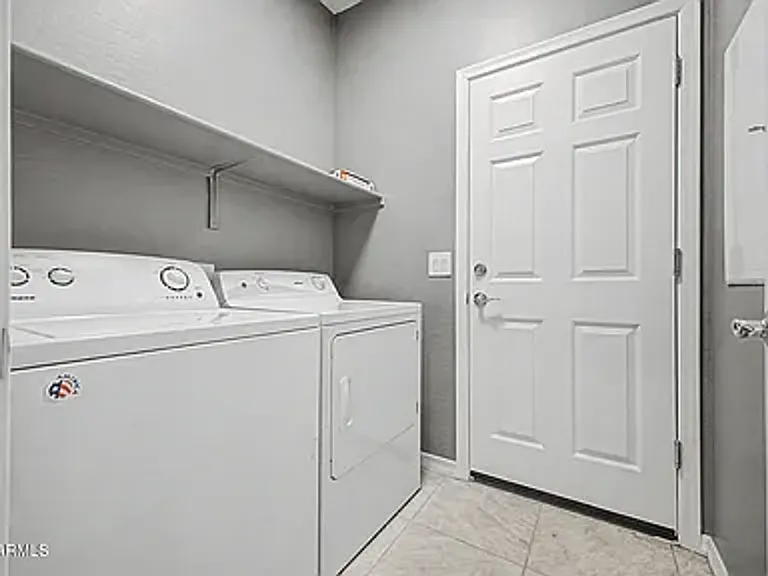 1502 W Alder Rd — Photo 18