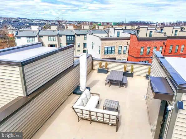 43569 Rivanna Valley Ter, Ashburn, VA 20148