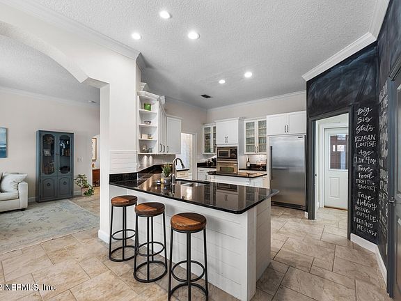 5th image of 364 Sawmill Ln