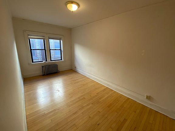 3rd image of 5225 S Lake Dr APT 8
