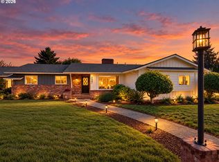 240 NW Baker Creek Rd, McMinnville, OR 97128