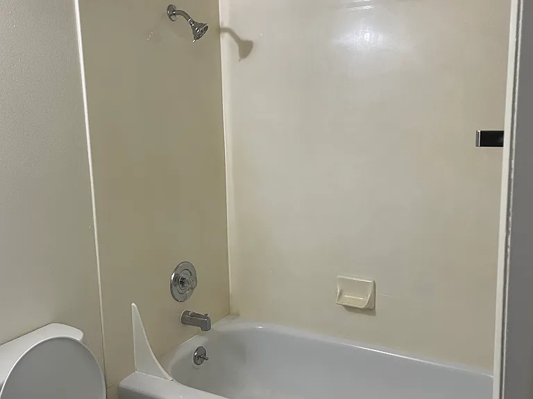 618 N Main St — Photo 11