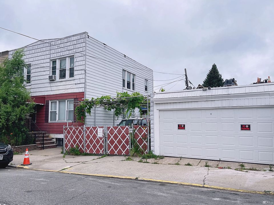 2nd image of 18 Battery Ave