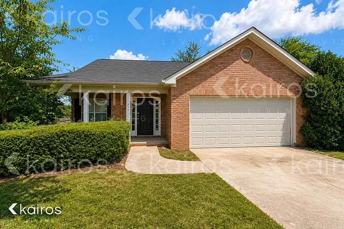 4 bed, 2.5 bath, 1890 sqft, $1,825 — Photo 1