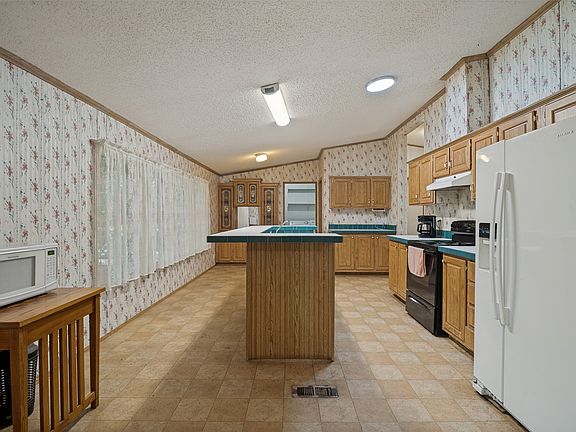 4th image of 130 Meadowview Ln