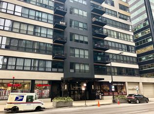 130 S Canal St APT 203, Chicago, IL 60606