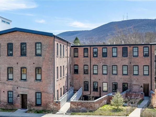 11 Creek Drive #102, Beacon, NY 12508