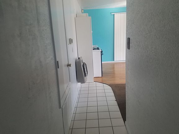 4th image of 811 Georgiana Dr #B