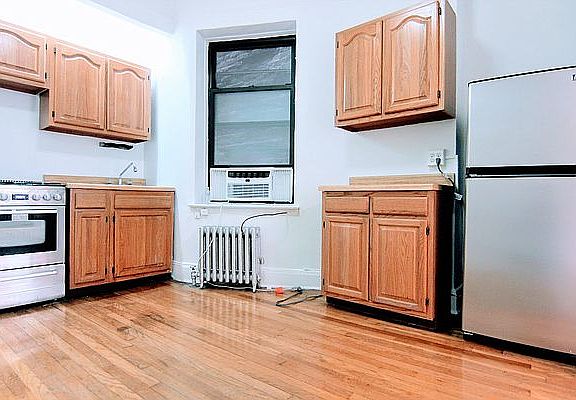 4th image of 70 E 7th St APT 2C