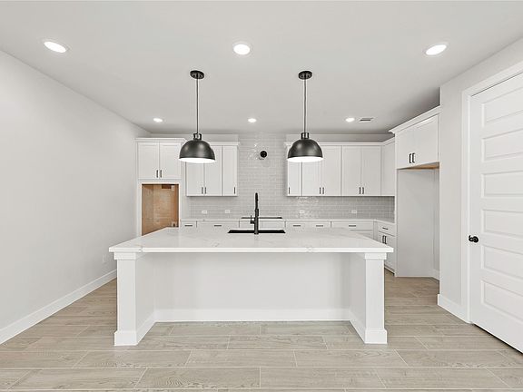 5th image of 123 Twilight Meadow Way