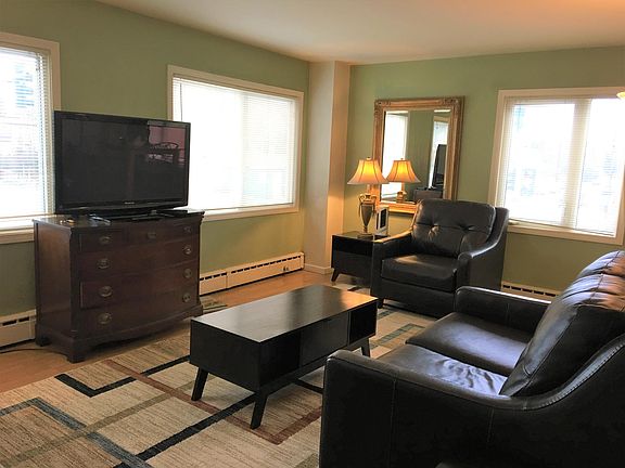 3rd image of 843 W 11th Ave APT 205