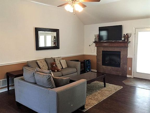 3rd image of 103 River Oaks Blvd
