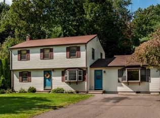 12 Matthew Ln, Windsor, CT 06095