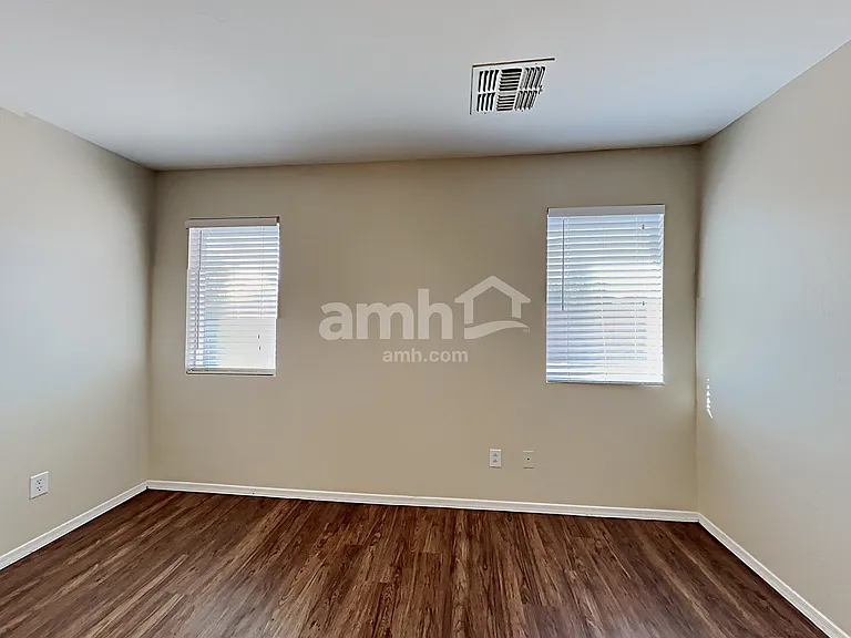 414 S 114th Ave — Photo 9