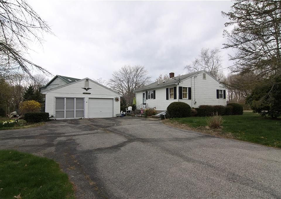2nd image of 89 Watson Ave