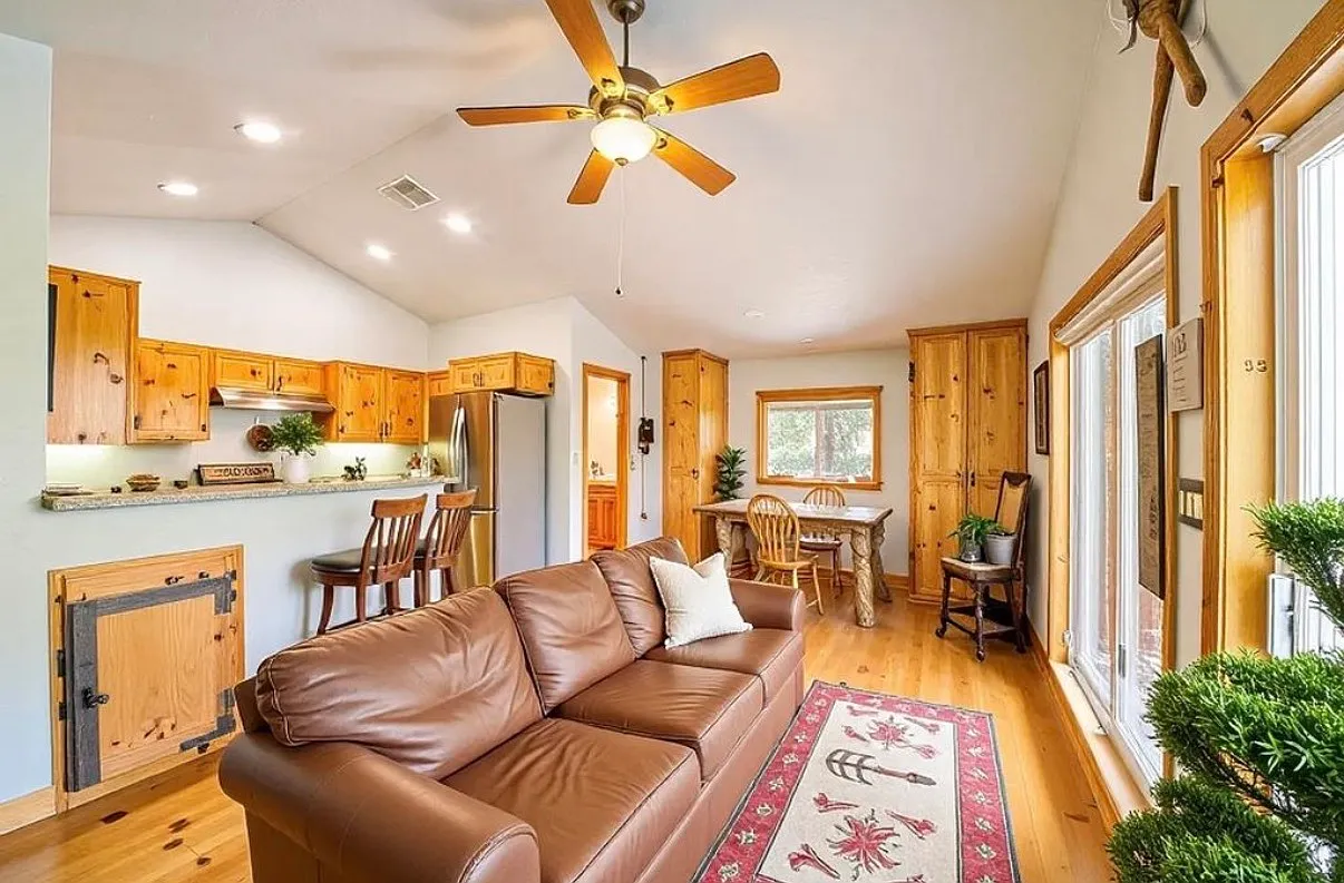 2 bed, 1200 sqft, $1,850 — Photo 2