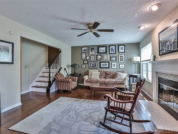 4th image of 1512 Barrington Ct