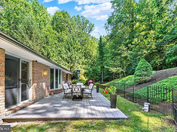 4th image of 49 Fawn Dr
