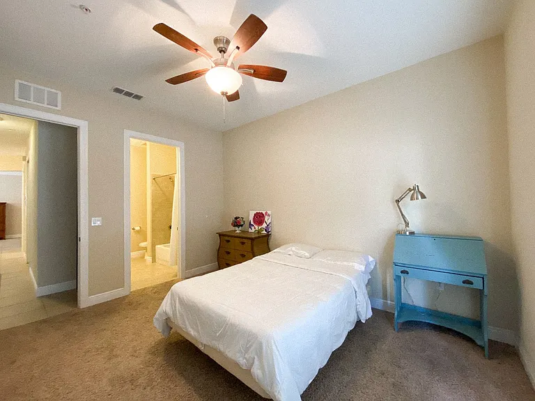 230 SW 2nd Ave #102 — Photo 13