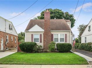 28 Saint Johns Ave, Valley Stream, NY 11580