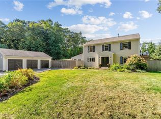 1121 Tillinghast Rd, East Greenwich, RI 02818
