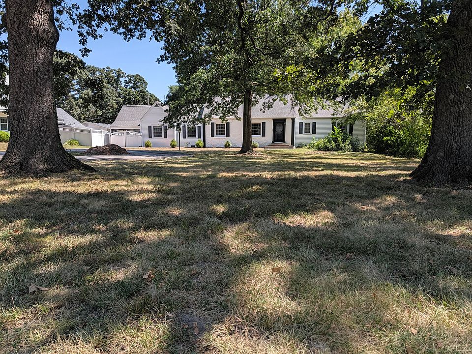 1st image of 812 N Main Avenue