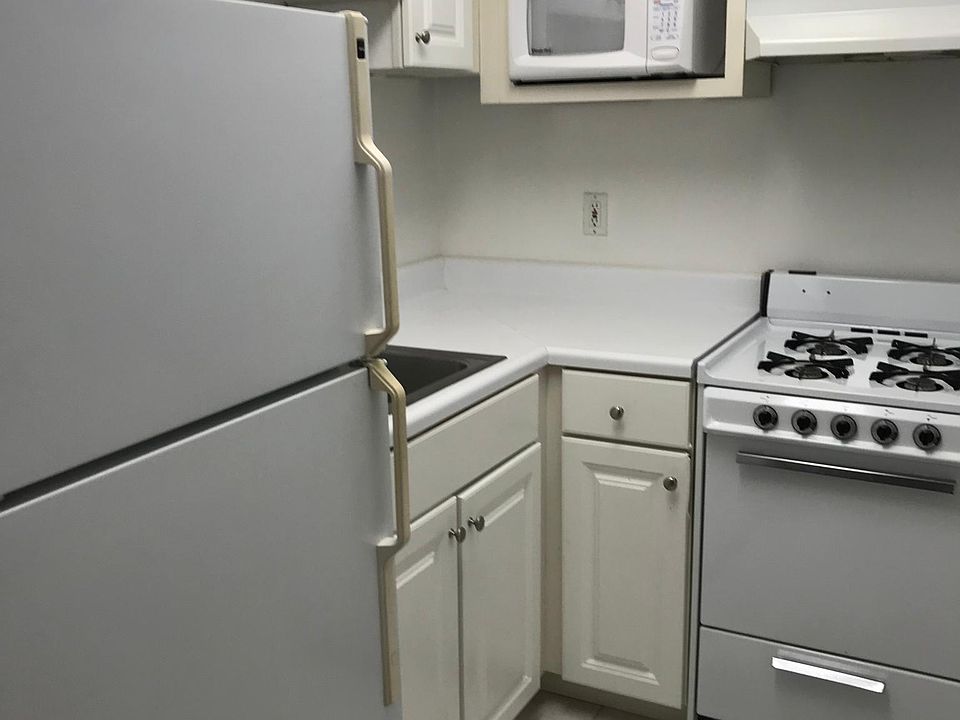 2nd image of 4455 Macarthur Blvd NW APT T5