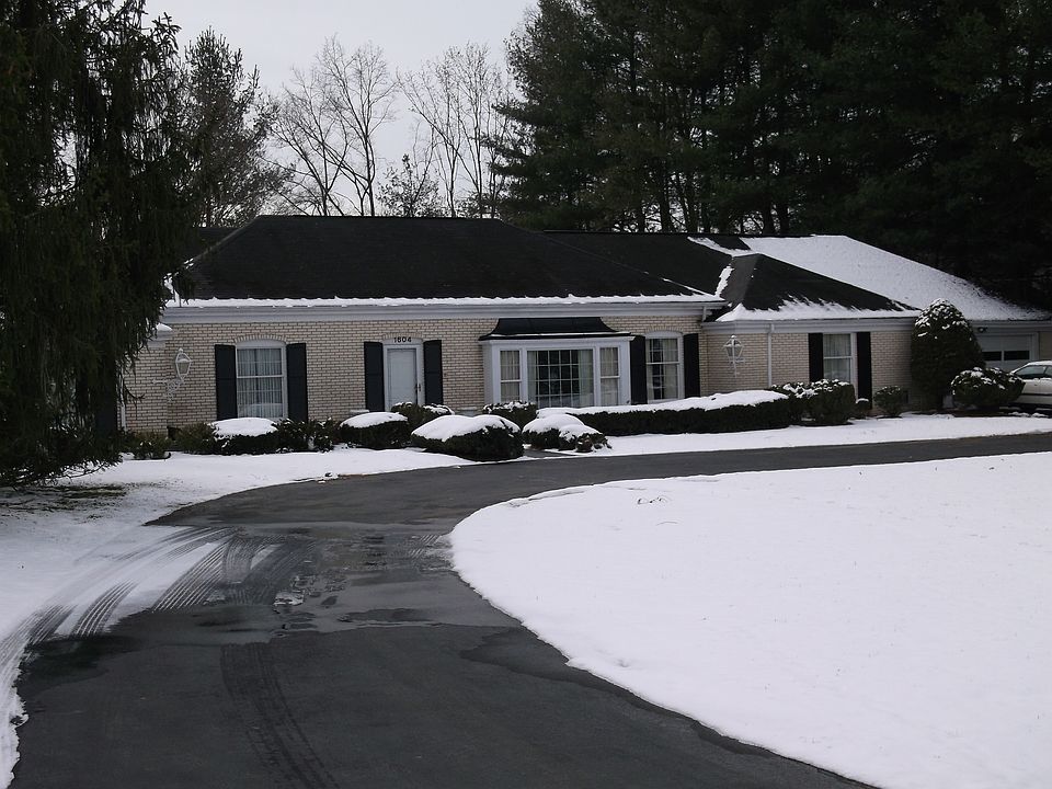 1st image of 1604 Willowbrook Dr
