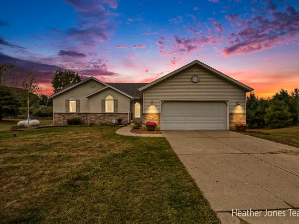1908 Vining Rd, Greenville, MI 48838