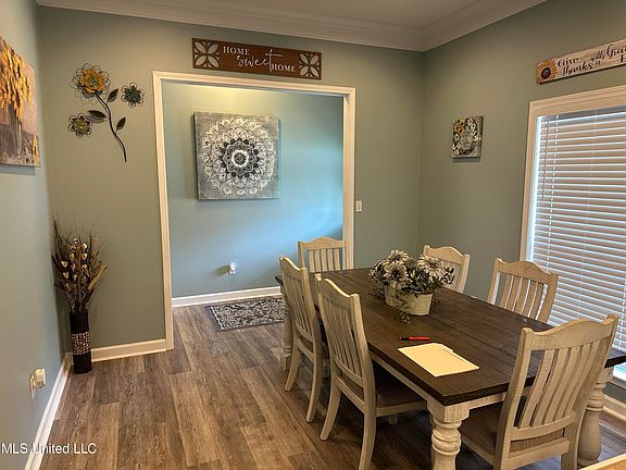 4th image of 14380 Carriage Cir