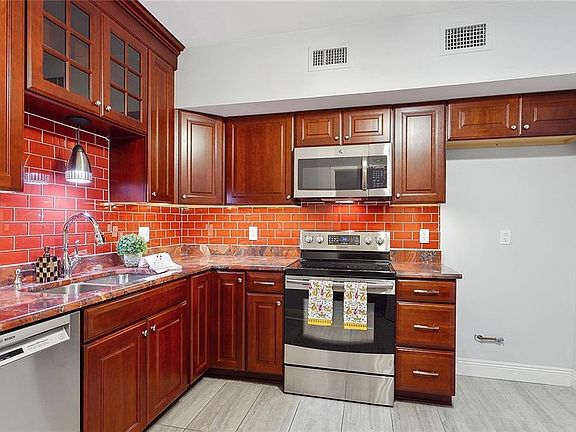 5th image of 1750 Saint Charles Ave APT 240