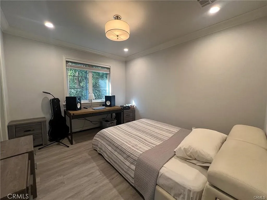 3 bed, 1590 sqft, $4,350 — Photo 4