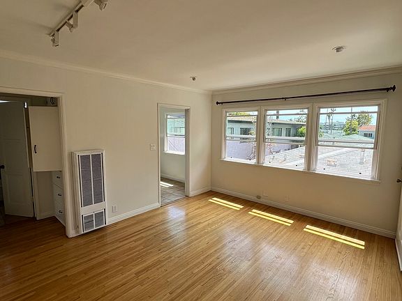 4th image of 1437 Yale St APT D
