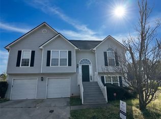 825 Stonehaven Rd SW, Atlanta, GA 30331