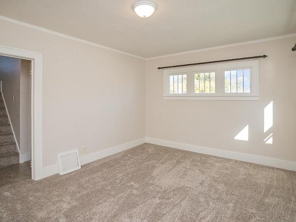 3rd image of 21 Lake St N