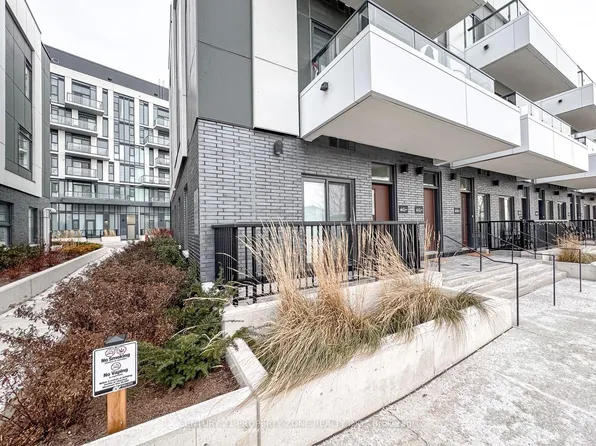 20 Lagerfeld Dr #6, Brampton, ON L7A 5L4