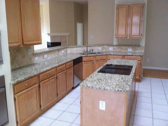 2nd image of 3132 Glory Ln