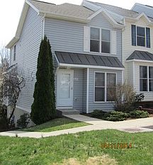 1st image of 820 Camelot Ln