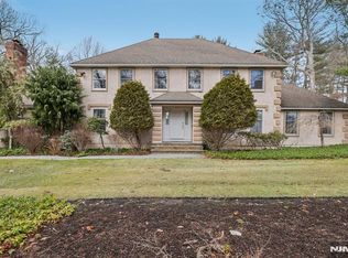 816 Oneida Trl, Franklin Lakes, NJ 07417