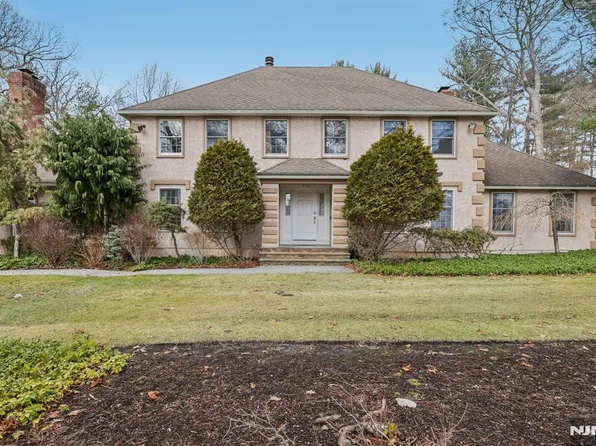 816 Oneida Trl, Franklin Lakes, NJ 07417