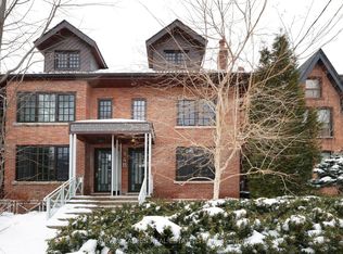 94B Admiral Rd, Toronto, ON M5R2L6